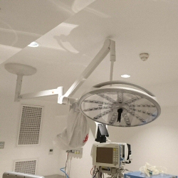 Lighting in the cosmetic surgery clinic theatre